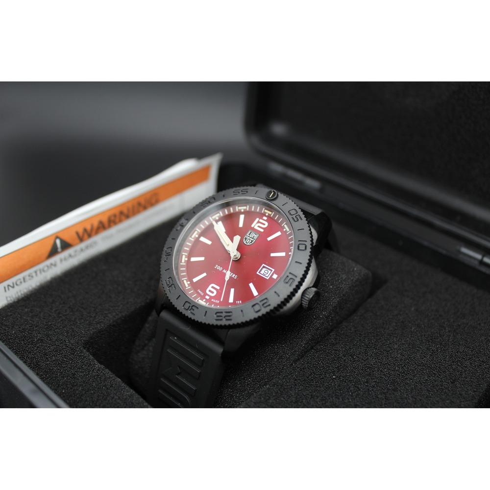 Luminox‎ XS.3135.B Pacific Diver 44mm Red Dial Swiss Quartz Watch NIB w/ Papers